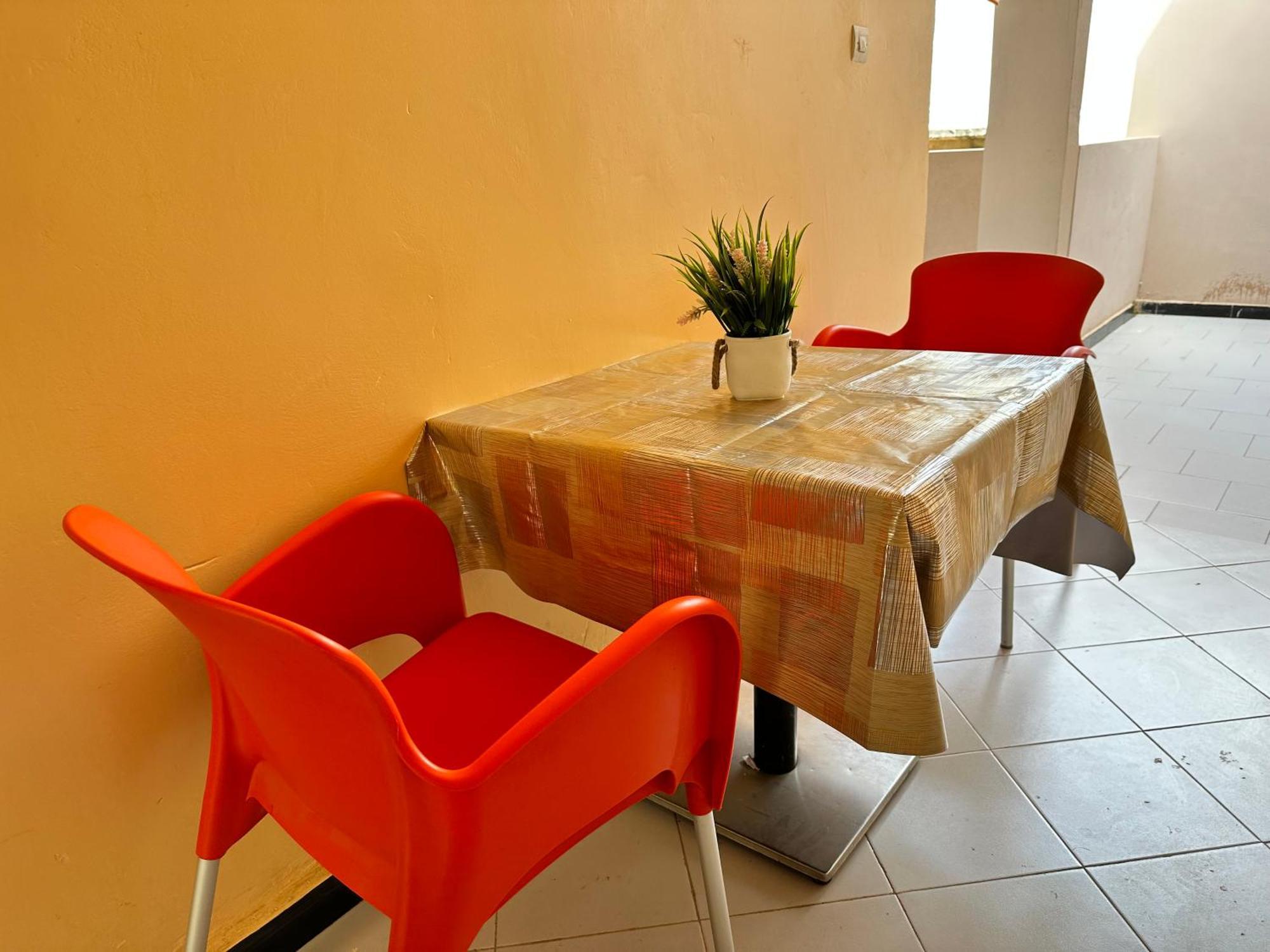 Residences Primis Thies - Appartements Et Chambres Екстериор снимка