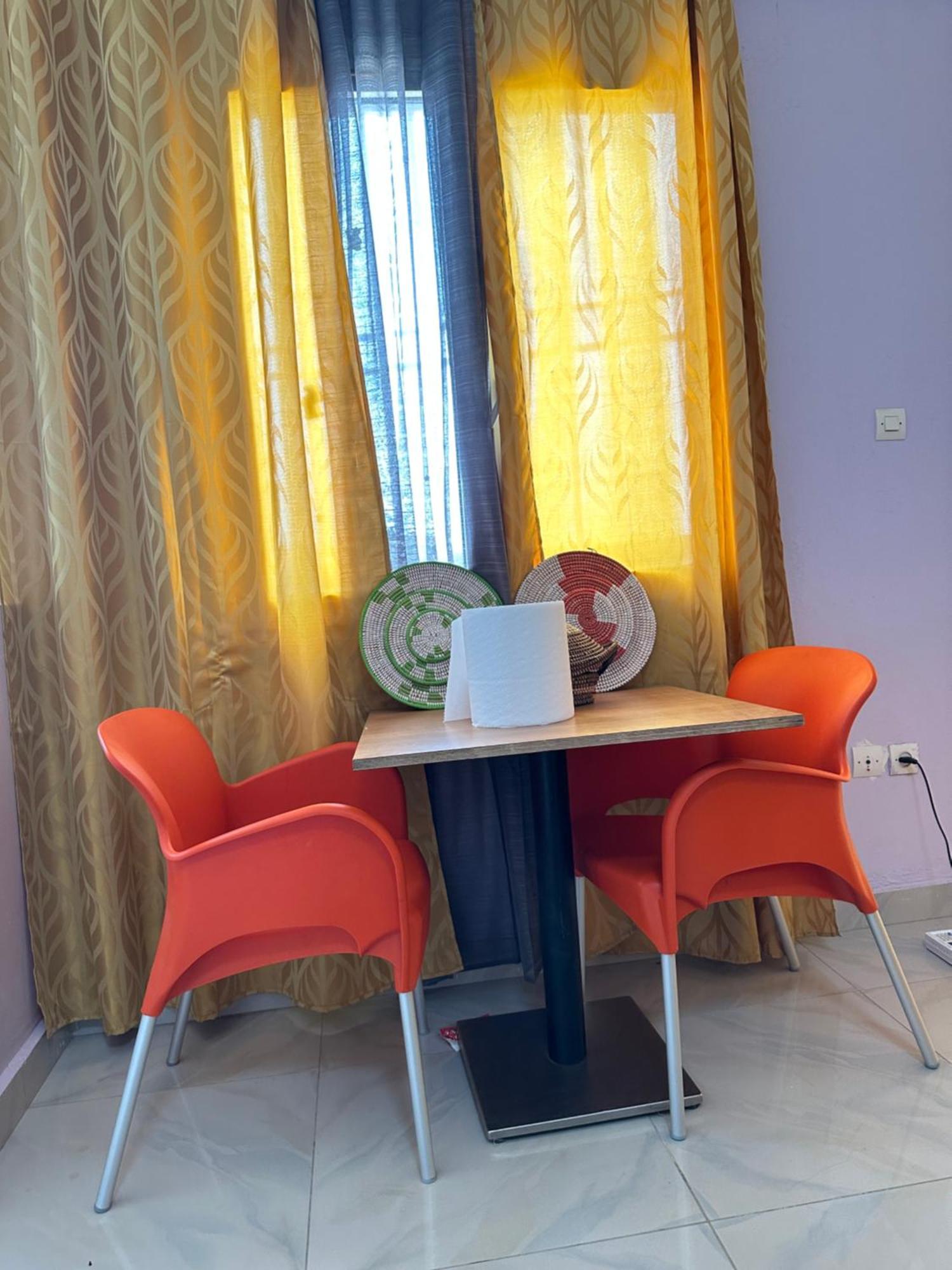 Residences Primis Thies - Appartements Et Chambres Екстериор снимка